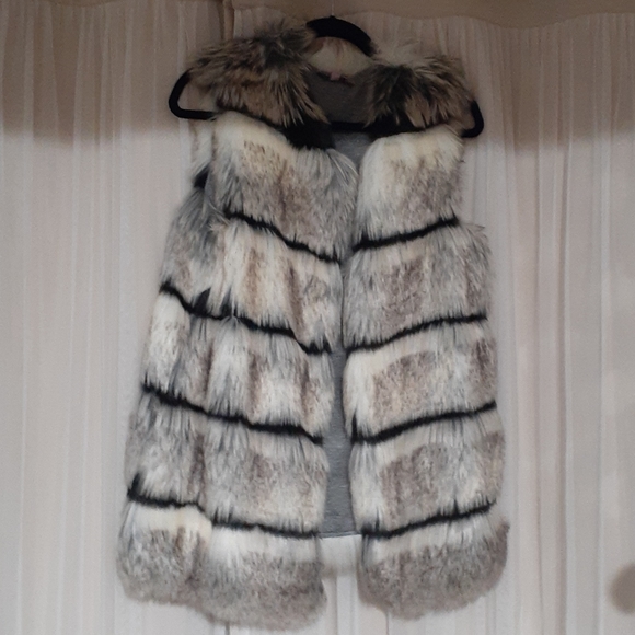 Cylipose St Bartz Merveille faux fur vest - Picture 1 of 3
